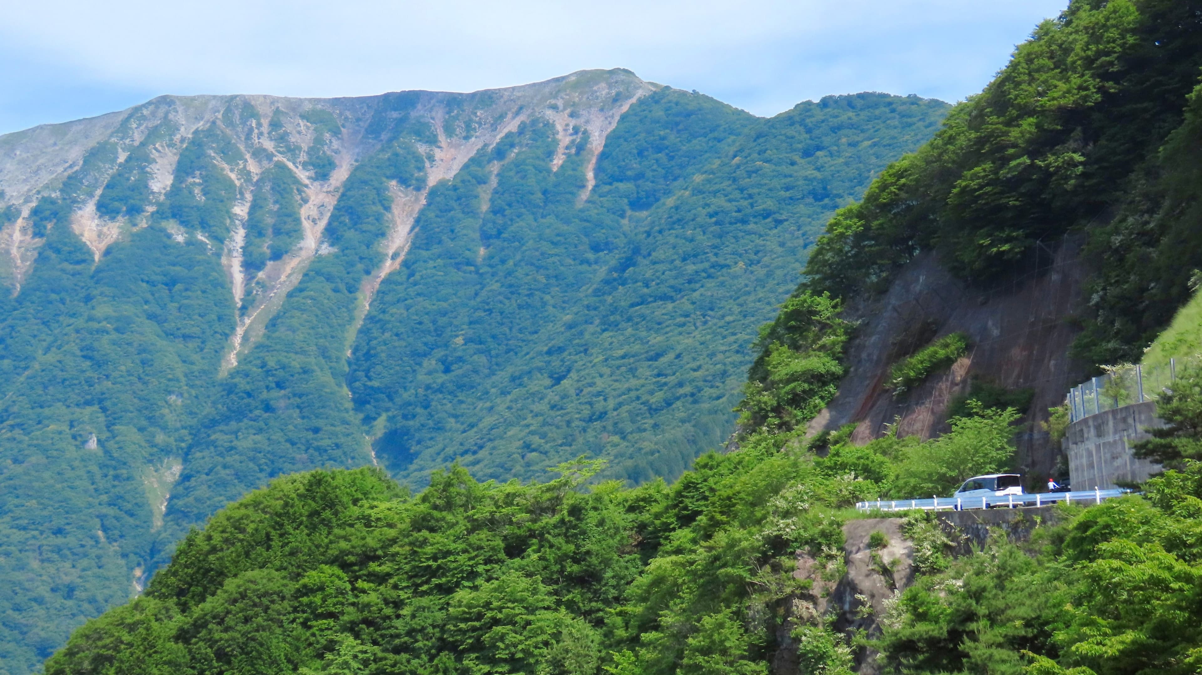 山頂側の駐車場