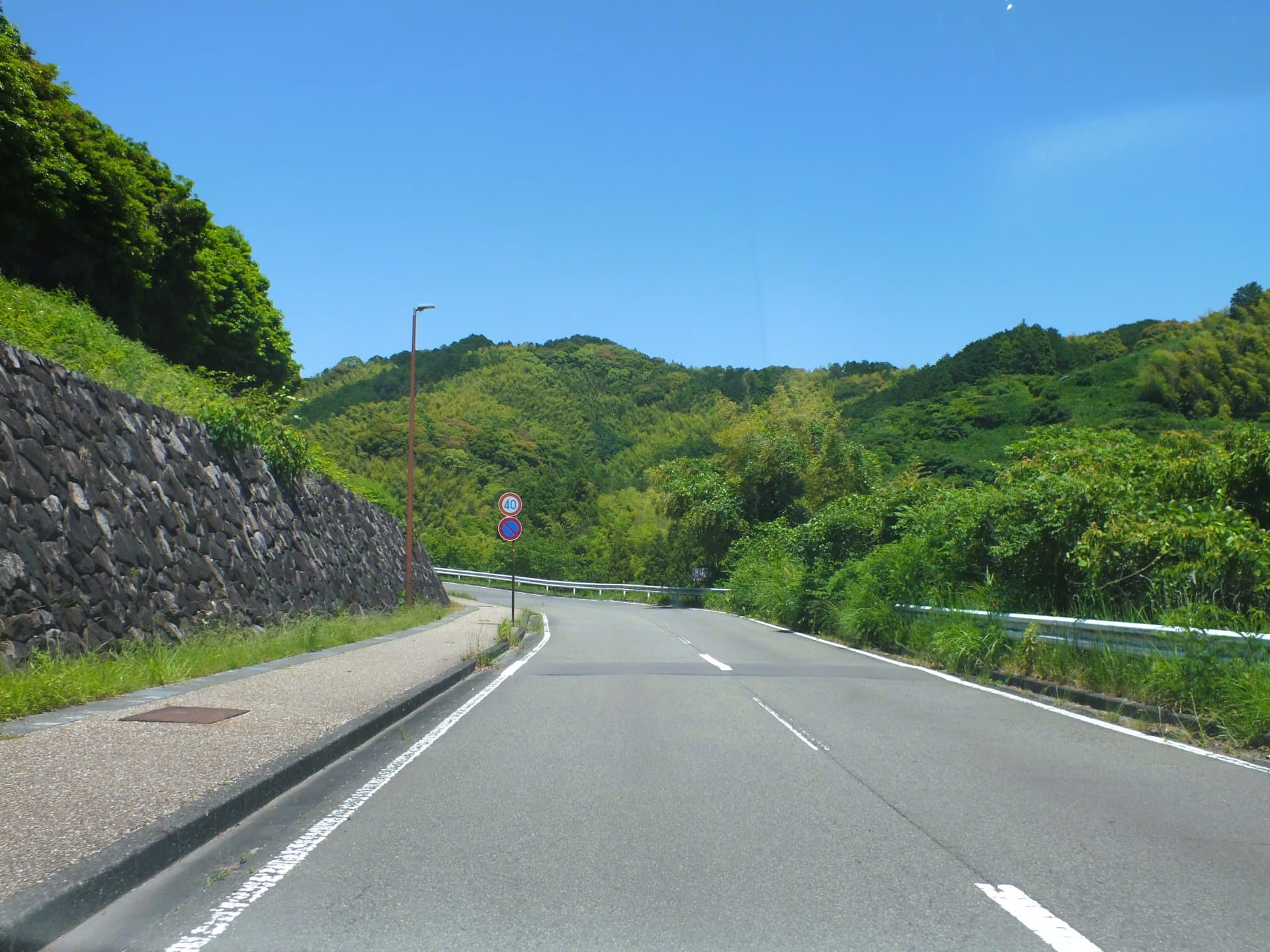 燃費テストの山岳区間。登坂の続く道は実力差が出る