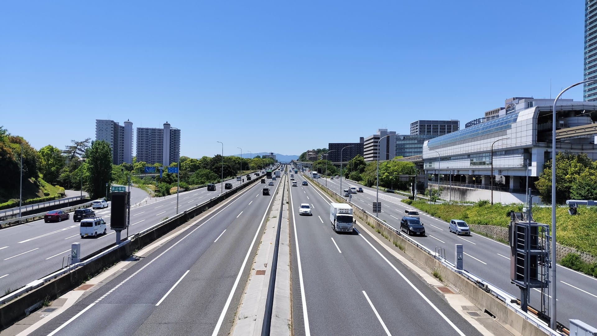 高速道路の車線